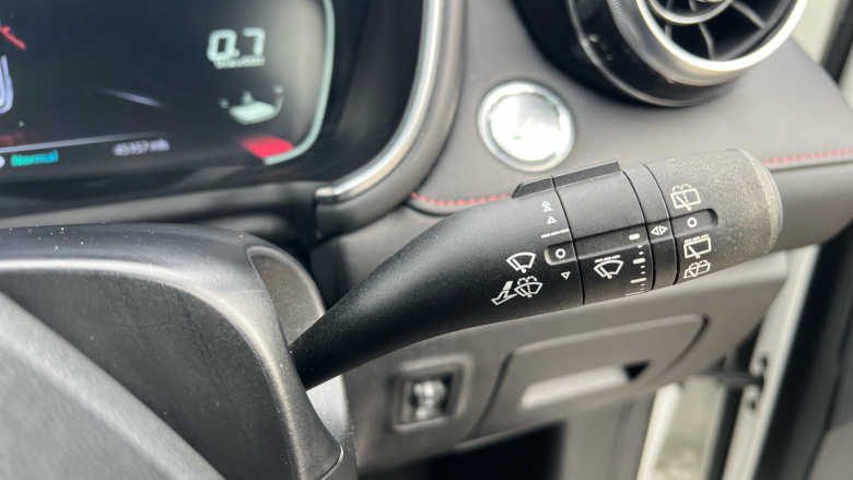 MG Hs 1.5 T-GDI Exclusive 5dr DCT Petrol Hatchback